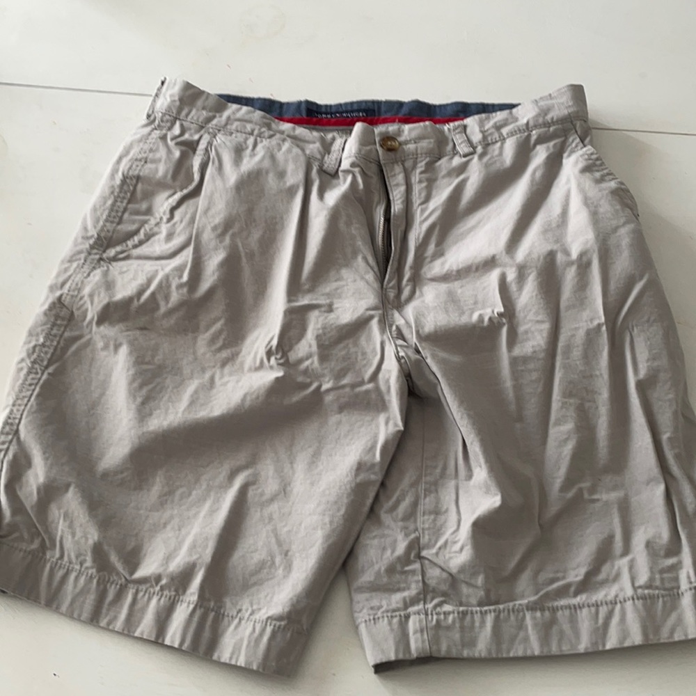 Tommy Hilfiger khaki shorts size 36